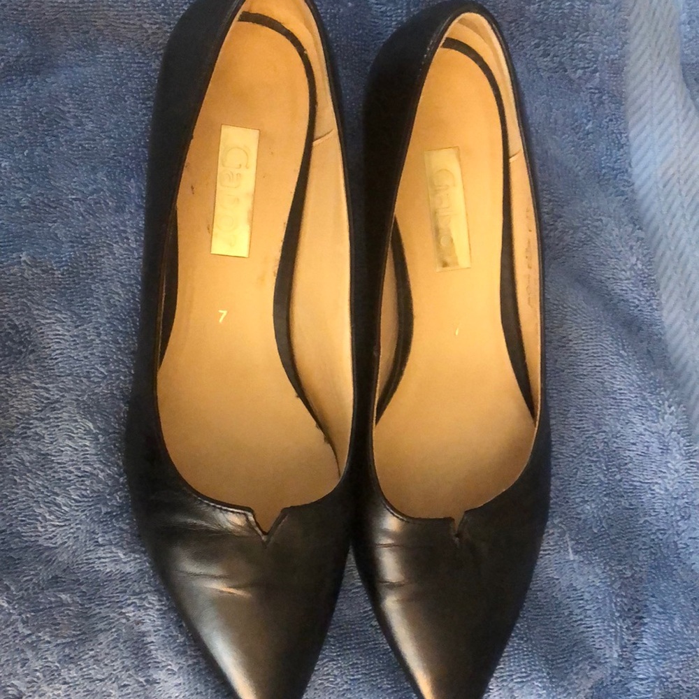 Gabor Women’s short heel shoes size 10US